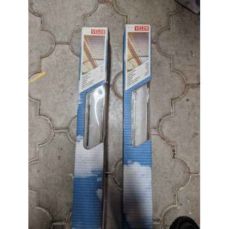 Velux - vnútorné žalúzie a vnútorná roleta PFL C04 4000  + PAL C04 7001Z + PAL 102 9150 NW